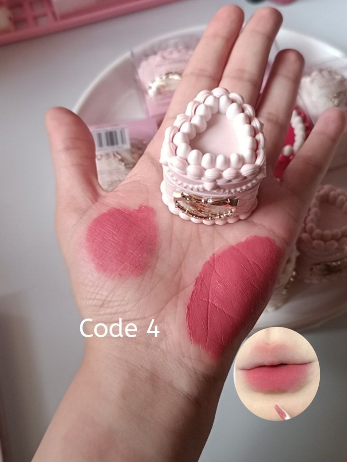 رژلب کیک توت فرنگی